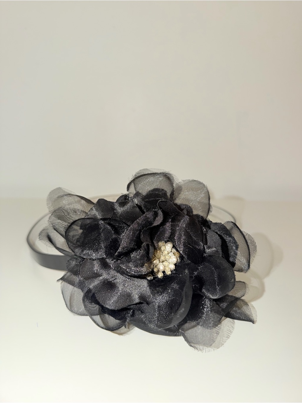 Chic White House Black Market Black Patent Flower Mesh Pearl Center Belt, Sz XSM
